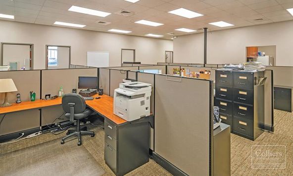 Cordova Flex Space - 560 Trinity Creek Cove: 560 Trinity Creek Cv, Cordova, TN 38018